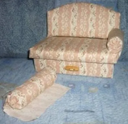 Крісло для ляльки