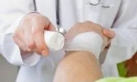 Абсцедирующий фурункул причини, симптоми, лікування