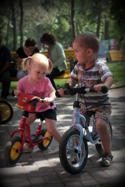 Беговел (runbike, ранбайк) - велосипед без педалей для детейвелодні - ні дня без велосипеда, (велосипед) Беговел (runbike, ранбайк) - велосипед без педалей для детейвелодні - ні дня без велосипеда,