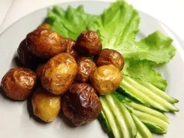 Цілком запечена картопля в духовці, рецепт з фото, хозобоз - ми знаємо про їжу все (духовці) Цілком запечена картопля в духовці, рецепт з фото, хозобоз - ми знаємо про їжу все