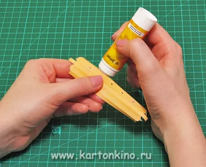 Паперова сходи в лялькові апартаменти (сходи) Паперова сходи в лялькові апартаменти