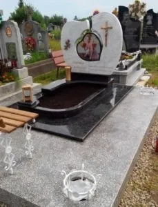 Чим можна добре почистити мармуровий пам'ятник