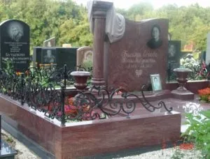 Чим можна добре почистити мармуровий пам'ятник