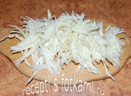 Тушкована капуста з грибами - рецепт з фото крок за кроком (грибами) Тушкована капуста з грибами - рецепт з фото крок за кроком