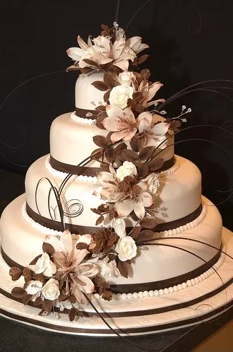 Квіткові композиції на весільних тортах - домашній hand-made