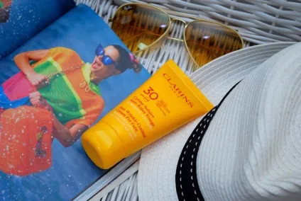 Clarins крем для обличчя сонцезахисний ціна, відгуки, опис (ціна) Clarins крем для обличчя сонцезахисний ціна, відгуки, опис