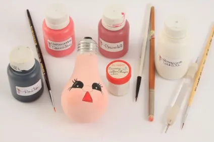 Робимо іграшки з перегорілих лампочок