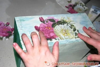 Декупаж дерев'яної коробки, майстер-клас своїми руками (Після повного висихання) Декупаж дерев'яної коробки, майстер-клас своїми руками