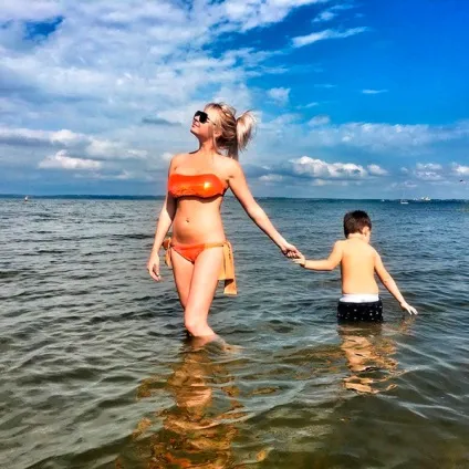Даша Пинзарь без макіяжу і фотошопу