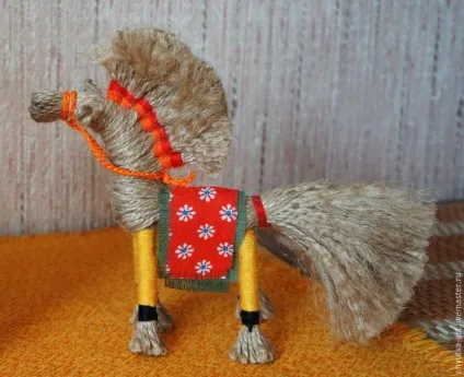 Робимо оберіг «сонячний кінь» - ярмарок майстрів - ручна робота, handmade (лляної шпагат) Робимо оберіг «сонячний кінь» - ярмарок майстрів - ручна робота, handmade