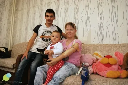 Дівчина без рук і ніг вчиться жити з подарованими протезами