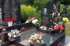 Дизайн пам'ятників на кладовищі