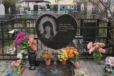 Дизайн пам'ятників на кладовищі