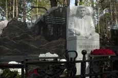 Дизайн пам'ятників на кладовищі