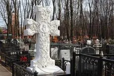 Дизайн пам'ятників на кладовищі