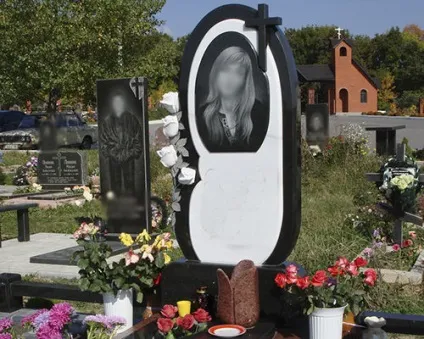 Дизайн пам'ятників на кладовищі