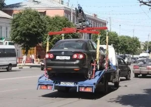 Дорожній знак - зупинка заборонена - - виключення, штраф та інші нюанси пдд відео (зупинка) Дорожній знак - зупинка заборонена - - виключення, штраф та інші нюанси пдд відео