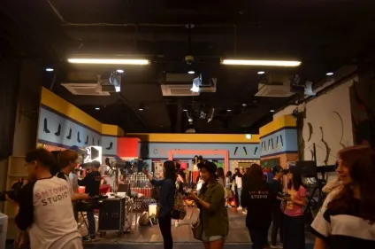 Дотягнутися до sm entertainment