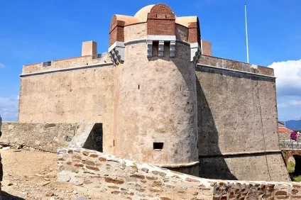 Пам'ятки сен-стежці (st-tropez), блакитний берег франції (сен-Тропе фото) Пам'ятки сен-стежці (st-tropez), блакитний берег франції