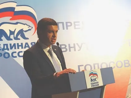 Досить симпатичний молодий чоловік, порядна (досить) Досить симпатичний молодий чоловік, порядна