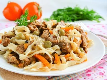 Домашня локшина з яловичиною (яловичиною) Домашня локшина з яловичиною