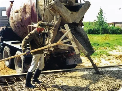 Будинок на плиті