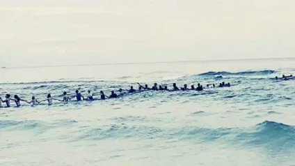 Ці люди просто відпочивали на пляжі, коли побачили, яка тонула сім'ю (пляжі) Ці люди просто відпочивали на пляжі, коли побачили, яка тонула сім'ю