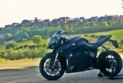 Energica ego superbike - електробайк, який ввібрав в себе силу і красу - мій мотоцикл (energica) Energica ego superbike - електробайк, який ввібрав в себе силу і красу - мій мотоцикл