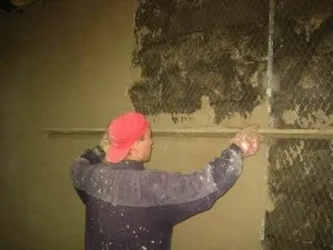 Фасадна штукатурка по дереву для зовнішніх робіт і всередині будинку декоративна, еластична, гіпсова,