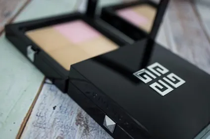 Givenchy prisme visage огляд, Свотч