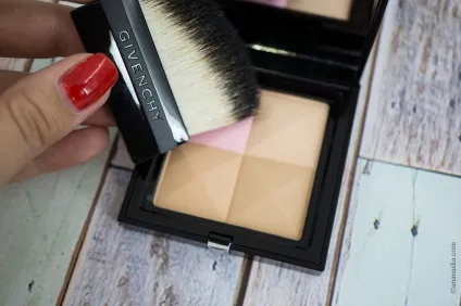 Givenchy prisme visage огляд, Свотч