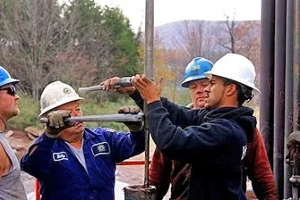Виготовлення малогабаритної бурової установки для свердловин на воду своїми руками (виготовлення) Виготовлення малогабаритної бурової установки для свердловин на воду своїми руками