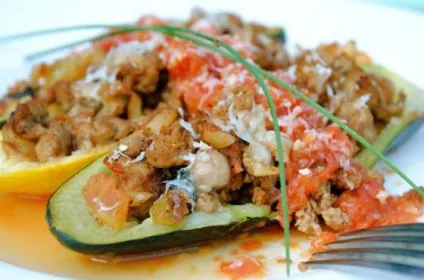 Кабачки з мясом- прості і смачні рецепти (кабачки з м'ясом прості смачні рецепти фото тушковані фаршировані мультиварка духовка запечені швидко фото відео інструкції) Кабачки з мясом- прості і смачні рецепти