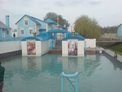 Цілюще джерело святої праведної Анни, село Онишківці, Україна - туристичний портал - світ (джерело) Цілюще джерело святої праведної Анни, село Онишківці, Україна - туристичний портал - світ