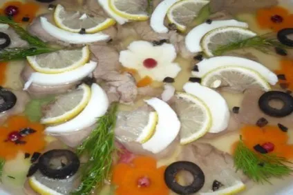 Як і чим прикрасити холодець з м'яса або субпродуктів - варіанти, фото (холодець) Як і чим прикрасити холодець з м'яса або субпродуктів - варіанти, фото