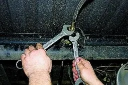 Як відремонтувати і регулювати гальмо стоянки автомобіля газель (гальмо) Як відремонтувати і регулювати гальмо стоянки автомобіля газель