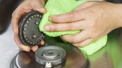 Як почистити газову конфорку плити самостійно (часу слід надіти) Як почистити газову конфорку плити самостійно
