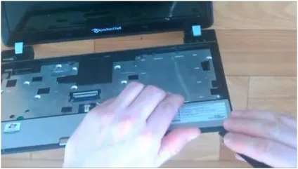 Як розібрати нетбук packard bell ms2299
