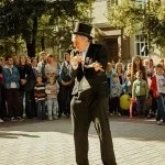 Як зробити фокус з хусткою і трояндою (хусткою) Як зробити фокус з хусткою і трояндою