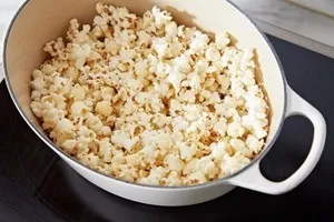 Як зробити попкорн з кукурудзи рецепти кулінарії (зробити) Як зробити попкорн з кукурудзи рецепти кулінарії