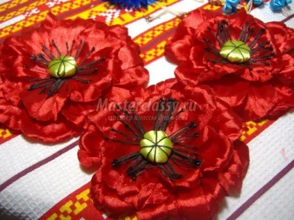 Як зробити вінок на голову своїми руками - з штучних і живих квітів, український, з листя (штучних) Як зробити вінок на голову своїми руками - з штучних і живих квітів, український, з листя