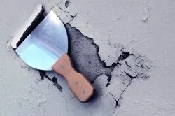 Як видалити побілку зі стін швидко і якісно кількох способів
