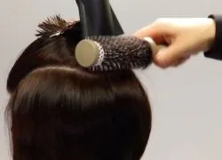 Як укладати волосся феном