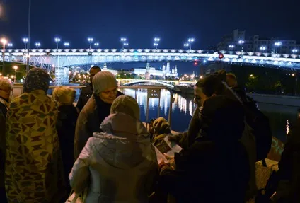 Як віруючі провели ніч біля храму христа спасителя, чекаючи доступу до мощів суспільство України (ніч) Як віруючі провели ніч біля храму христа спасителя, чекаючи доступу до мощів суспільство України