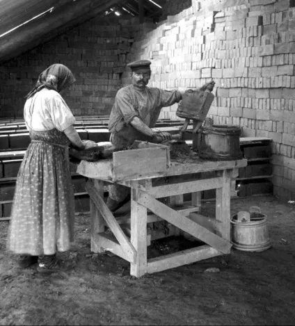 Як жили українські люди 90-110 років тому (суспільство) Як жили українські люди 90-110 років тому