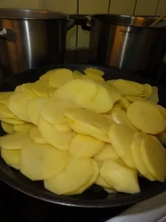Картопля смажена кружечками (приготування їжі) Картопля смажена кружечками