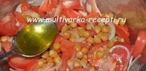 Картопляний салат з ковбасою і огірками