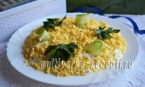 Картопляний салат з ковбасою і огірками