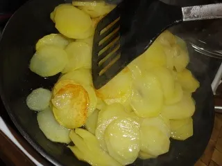 Картопля смажена кружечками (рецепти з риби) Картопля смажена кружечками