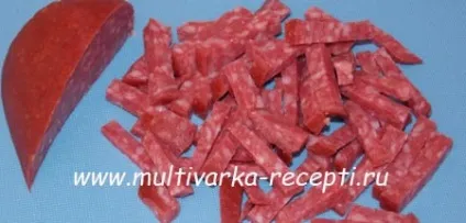 Картопляний салат з ковбасою і огірками